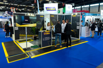 Adrien Bouby talking to customers at Preventica 2025