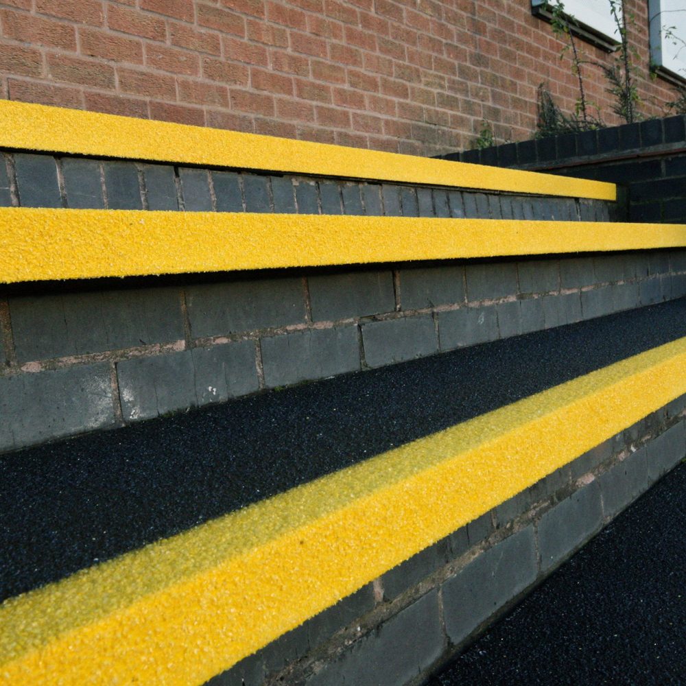 COBAGRiP® Schodiskové nášľapy - GRP podlahovina