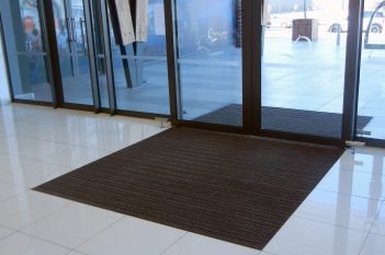 Clean Entrances at Kyalami Corner