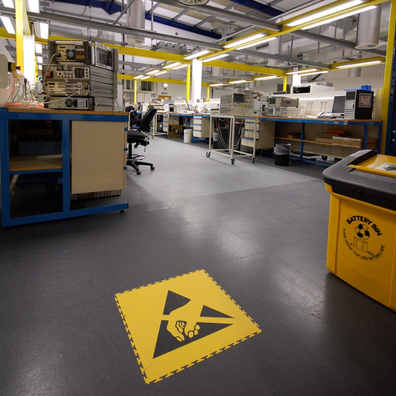 Tough-Lock ESD - ESD floor tiles - easy to install ESD floor.